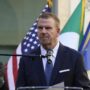 Copertina di Venezia, proteste per l’arrivo del mega yacht dell’ambasciatore Usa Fertitta: “Bloccherà tutta la riva”