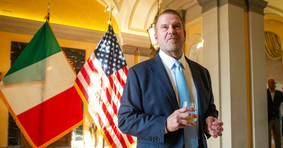 venezia proteste per l8217arrivo del mega yacht dell8217ambasciatore usa fertitta bloccher224 tutta la riva da Ilfattoquotidiano.it venezia proteste per l8217arrivo del mega yacht dell8217ambasciatore usa fertitta bloccher224 tutta la riva