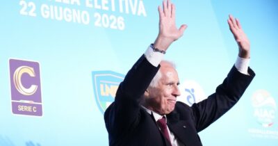 Copertina di Ecco Malagò, il salvatore della patria del pallone: conferma tutti i complici dello sfacelo, riprende il ct che dopo il flop fuggì in Arabia