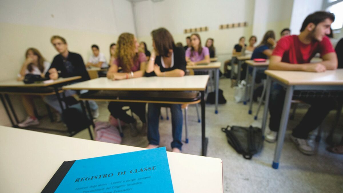 chi ha chiamato i carabinieri a scuola nessuna minaccia gli studenti del fantini di vergato replicano alla preside da Ilfattoquotidiano.it chi ha chiamato i carabinieri a scuola nessuna minaccia gli studenti del fantini di vergato replicano alla preside