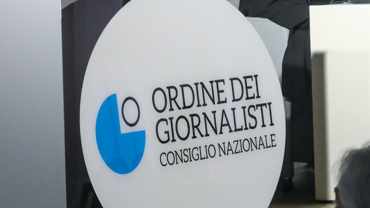 causa da 250 milioni per il caso minetti l8217ordine dei giornalisti rappresenta il tentativo di uccidere una testata da Ilfattoquotidiano.it causa da 250 milioni per il caso minetti l8217ordine dei giornalisti rappresenta il tentativo di uccidere una testata