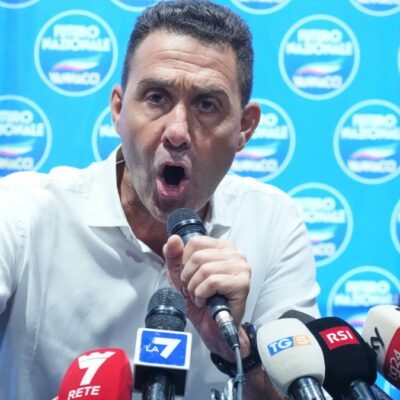 Copertina di Vannacci espelle Sforzini dal partito. Lui: “I grilli parlanti non piacciono, comandano le cornacchie nere”