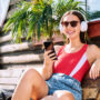 Copertina di Le clausole del roaming: come evitare spese impreviste per la connessione durante il viaggio