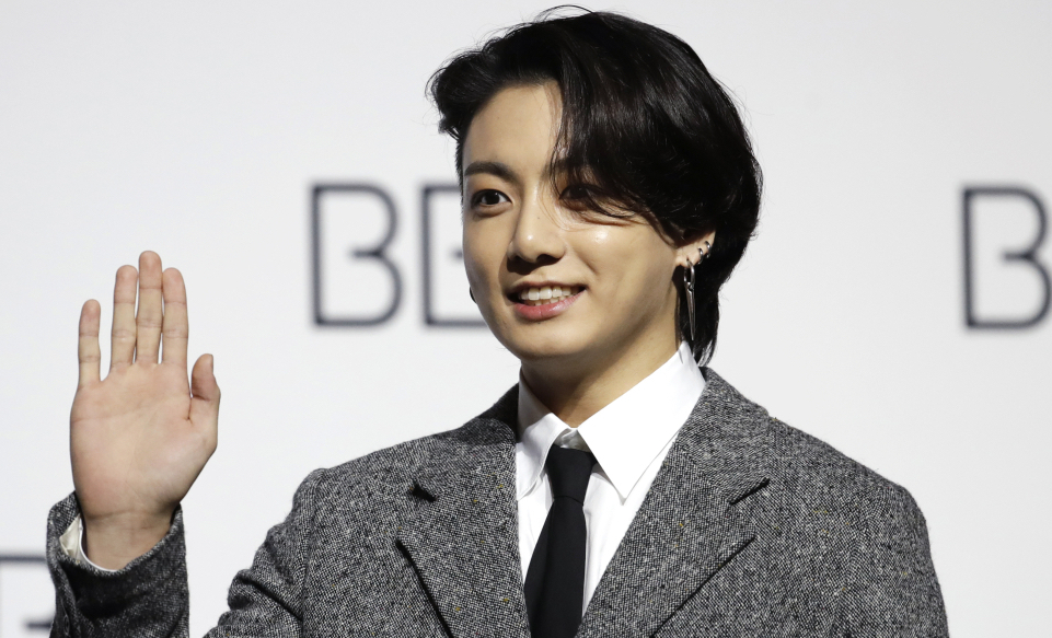 ossessione estrema una fan di jung kook dei bts suona al campanello di casa sua per 133 volte la donna viene condannata a un anno di carcere per stalking da Ilfattoquotidiano.it ossessione estrema una fan di jung kook dei bts suona al campanello di casa sua per 133 volte la donna viene condannata a un anno di carcere per stalking