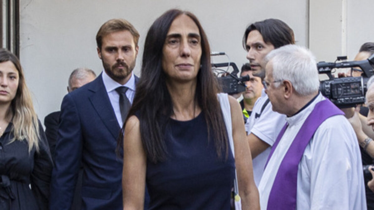 “Ero con i miei genitori fino all’ultimo respiro, ora nessuna pace. Sull’eredità di papà accuse false e infondate, i documenti lo dimostrano. I fondi all’estero? Se li trovano siamo contenti”: così Sveva Fede