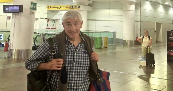 Pier Ferdinando Casini ironizza sui ritardi dei treni postando una foto dalla stazione: “Solita bella puntualità”