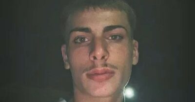 Copertina di Operaio incensurato di 21 anni ucciso davanti casa a Miano (Napoli): centrato al petto con un solo colpo