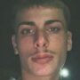 Copertina di Operaio incensurato di 21 anni ucciso davanti casa a Miano (Napoli): centrato al petto con un solo colpo