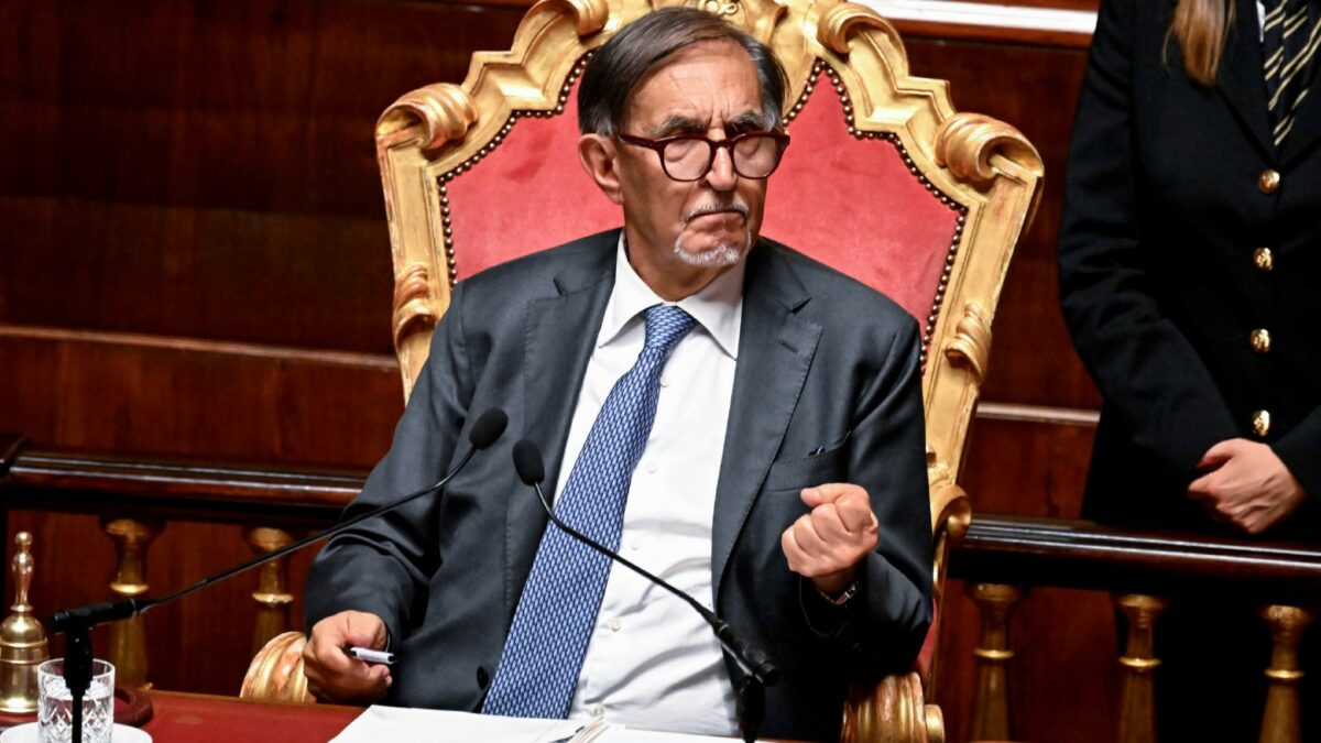 milano la russa raduna i candidati civici a pranzo ritiratevi e fate gli assessori di lupi ma fa infuriare cottarelli da Ilfattoquotidiano.it milano la russa raduna i candidati civici a pranzo ritiratevi e fate gli assessori di lupi ma fa infuriare cottarelli