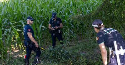 Copertina di Agente morto a Milano, il sopralluogo degli investigatori. Ritrovato il suv pirata
