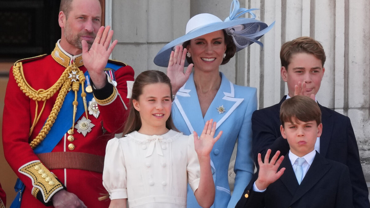 il principino george studier224 all8217eton college come pap224 william e lo zio harry la retta da 64000 sterline e la rigida routine con la messa tutte le mattine e gli allenamenti di rugby da Ilfattoquotidiano.it il principino george studier224 all8217eton college come pap224 william e lo zio harry la retta da 64000 sterline e la rigida routine con la messa tutte le mattine e gli allenamenti di rugby