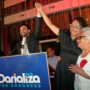 Copertina di Progressisti e lontani dall’establishment: i tre candidati di Mamdani trionfano alle primarie dem di New York. La città boccia la ‘vecchia guardia’