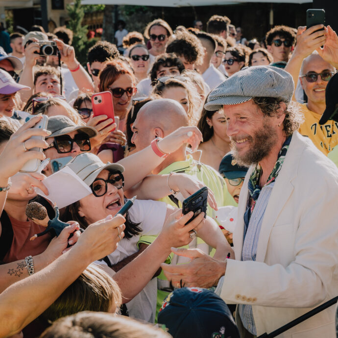 Jovanotti, Yann Tiersen, Ganavya, M.I.A.: l’evento segreto Festival of the Sun incanta i borghi della Val D’Elsa