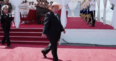 Copertina di Corea del Nord, Kim Jong Un alla cerimonia di inaugurazione di una nuova nave da guerra per i missili nucleari