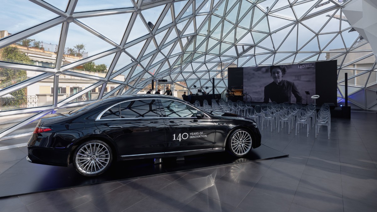 mercedes classe s a roma il debutto dell8217ammiraglia a prova di futuro da Ilfattoquotidiano.it mercedes classe s a roma il debutto dell8217ammiraglia a prova di futuro