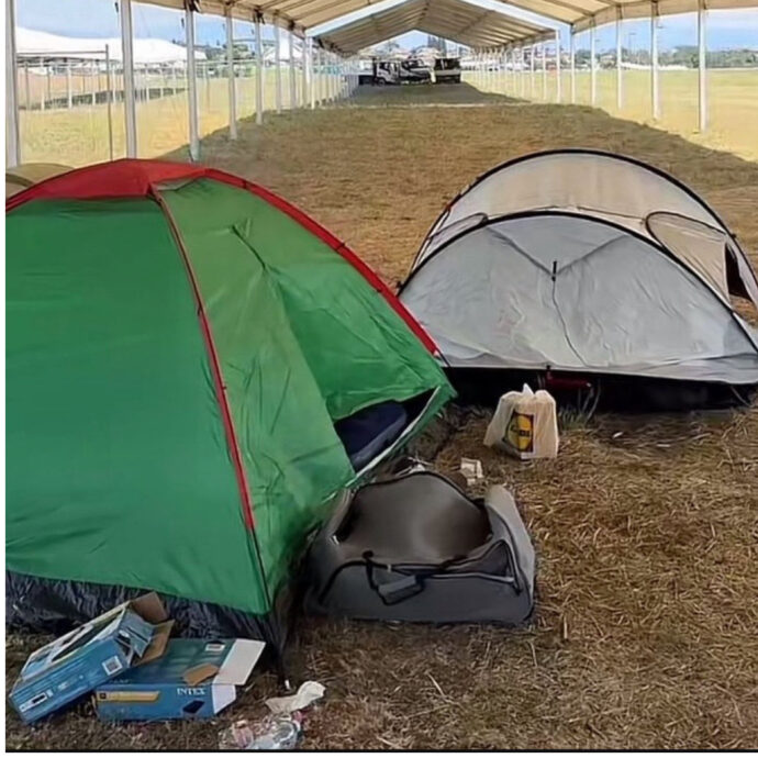 “Vi invitiamo a non campeggiare con così largo anticipo”: il team di Ultimo preoccupato. Le prime tende a Tor Vergata 10 giorni prima dell’evento e in mezzo al caldo torrido