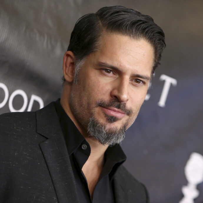 “Ho avuto una malattia mortale. Sono stato mesi sotto l’effetto di pesanti farmaci, ho subito interventi chirurgici. Il corpo era mutilato. Mi sono rivolto anche agli sciamani”: lo rivela Joe Manganiello