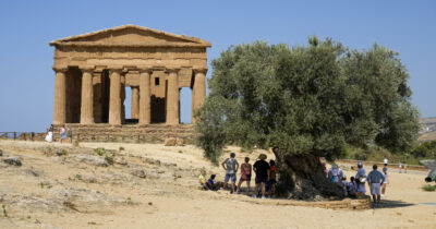 Copertina di Dall’acqua alla sanità fino alle strade: ad Agrigento dove c’è un appalto c’è un’inchiesta (e politici e funzionari indagati)