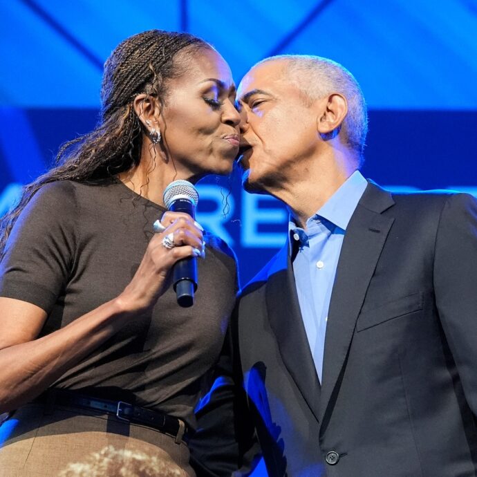 Michelle Obama: “Quando ci frequentavamo Barack stava in un appartamentino squallido in affitto con un amico. Niente aria condizionata. Le finestre erano aperte. Il sabato sera era una follia”