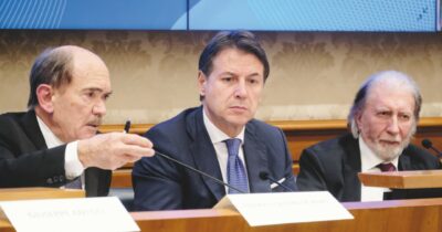 Copertina di Covid, guerra FdI a Conte: “Risponda alla Commissione”