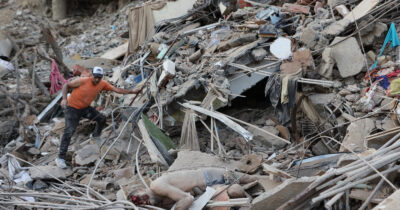Copertina di Terremoto in Venezuela, almeno 589 morti e oltre 51mila dispersi. Tre italiani tra le vittime. Farnesina: “Molte segnalazioni su connazionali”