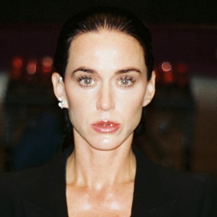 “Porca put**na, è davvero intensa come cosa. Un anno fa piangevo, mi ero appena separata da Orlando Bloom. Non mi sono concessa di provare rabbia”: lo rivela Katy Perry