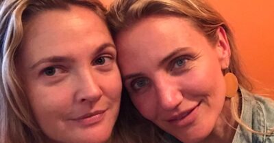 Copertina di “È stata con me nei momenti belli e in quelli difficili”: Drew Barrymore dedica un post a Cameron Diaz e racconta il segreto di un’amicizia che dura da quasi quarant’anni