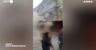 Copertina di Terremoto in Venezuela, il momento in cui il sisma colpisce El Junquito: la scossa in diretta tra urla e corse disperate