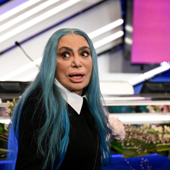 “Esibirmi in queste condizioni metterebbe concretamente a rischio la mia salute”: Loredana Bertè cancella il concerto a Bergamo per il caldo torrido