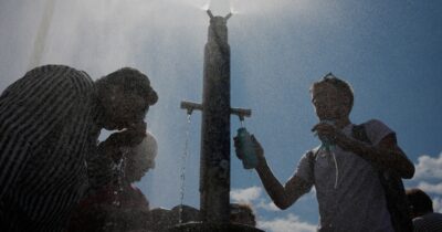 Copertina di Caldo estremo in Europa, lo studio dell'Economist: “Fino a 12mila morti in 3 giorni”. 193 milioni di persone con temperature oltre i 35°C