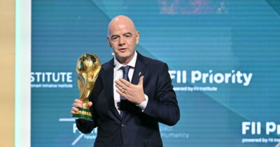 Copertina di Mondiali, il sorteggio è “casalingo”: lo schema Fifa per favorire i Paesi ospitanti nella fase a eliminazione diretta