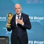 Copertina di Mondiali, il sorteggio è “casalingo”: lo schema Fifa per favorire i Paesi ospitanti nella fase a eliminazione diretta