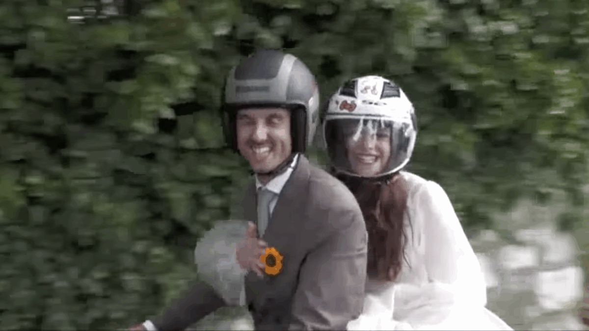 Francesca Michielin ha sposato Davide Spigarolo, cerimonia per pochi intimi e poi la fuga in vespa rossa