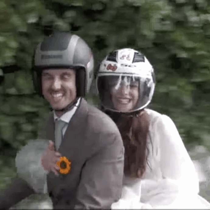 Francesca Michielin ha sposato Davide Spigarolo, cerimonia per pochi intimi e poi la fuga in vespa rossa