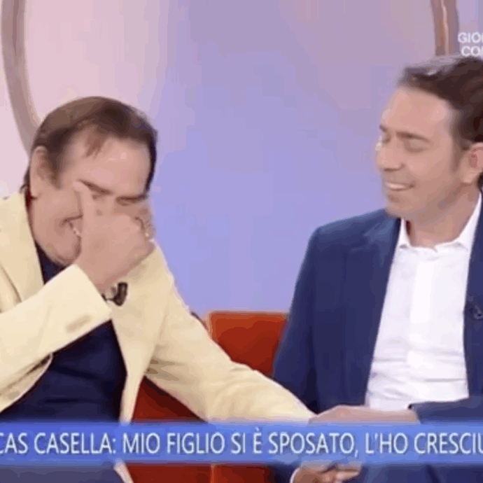 “Papà mi ha accompagnato all’altare perché mi ha fatto da mamma davvero, era doveroso”: Giucas Casella piange per le parole del figlio