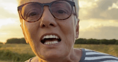 Copertina di “Siamo vive per miracolo, caz*o! Si è bloccato il motore mentre andavamo a 120 km all’ora in autostrada”: Imma Battaglia furibonda – VIDEO