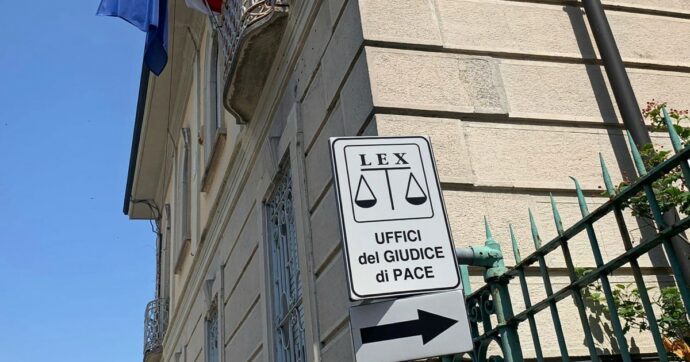 Turista brasiliana “multata” per il topless al Ponte del Diavolo a Cividale del Friuli, ricorso al giudice