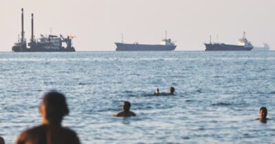 Copertina di Libano e Iran, accordi contrastanti: due raid Idf nel Paese dei Cedri, Teheran alza la posta a Hormuz
