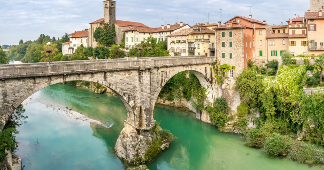 In topless sul fiume, multata per oltraggio
