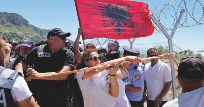 L’Albania dai fenicotteri alle dimissioni:  la protesta di Zvërnek ora minaccia Rama. Il reportage
