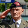 Copertina di Capo della Difesa alla festa in Gdf: sospetti e fastidi
