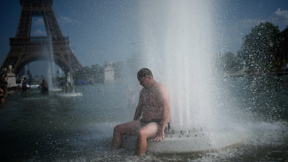 Temperature record in Germania e Paesi dell’Est. Parigi si sveglia con 14 gradi, dopo il caldo estremo è arrivata la tregua: “Ma il 6 luglio tornerà l’afa”