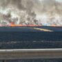 Copertina di La “guerra della paglia” nel Foggiano: escalation di incendi nei campi. “I clan decidono chi lavora e le condizioni”