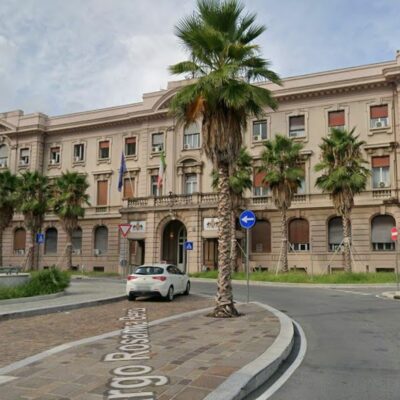 Copertina di Due morti per il caldo a Genova. Altre 10 persone ricoverate in città per le temperature estreme