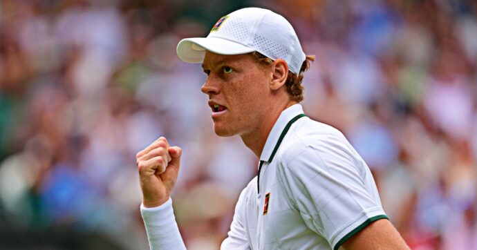 Wimbledon, parità ed equilibrio tra Sinner e Kecmanovic dopo due set. Paura per una caduta nel terzo | La diretta