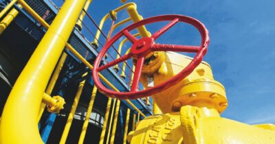 Copertina di Europa in cerca di gas, gli esperti:  “Ora rinviare lo stop al gnl russo”