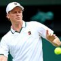 Copertina di Wimbledon, Sinner-Kecmanovic: il serbo vince il primo set, disastro dell’azzurro nel finale | Segui la diretta