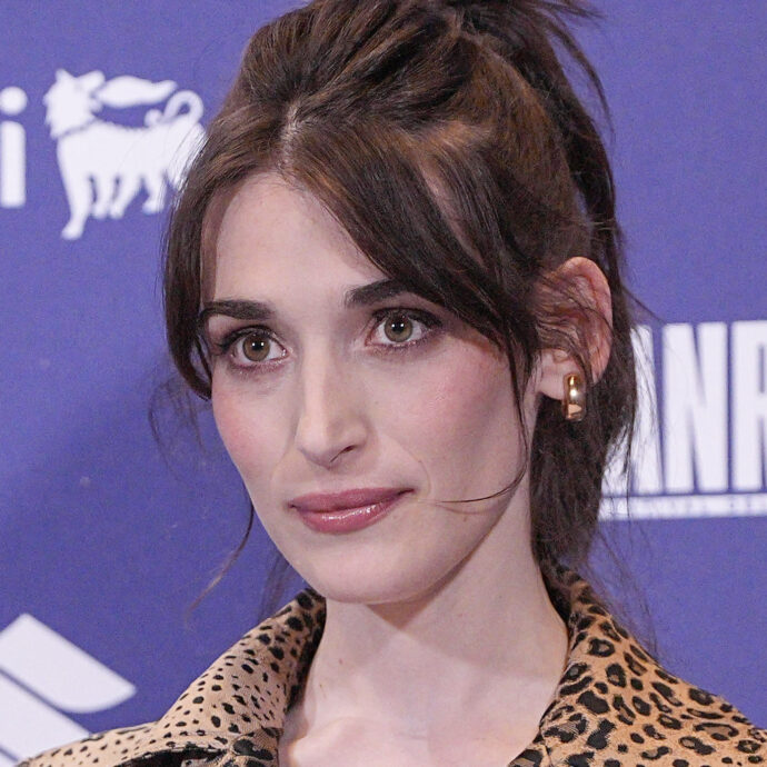 “Paolo Sorrentino disse che gli piacevano molto le mie orecchie a sventola. Mi diede un foglio con delle battute, non avevo né la scena né il copione. Non so niente del ruolo, non mi prese”: così Pilar Fogliati