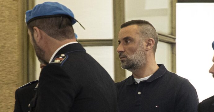 Omicidio a Rogoredo, Carmelo Cinturrino è stato ufficialmente destituito dalla Polizia
