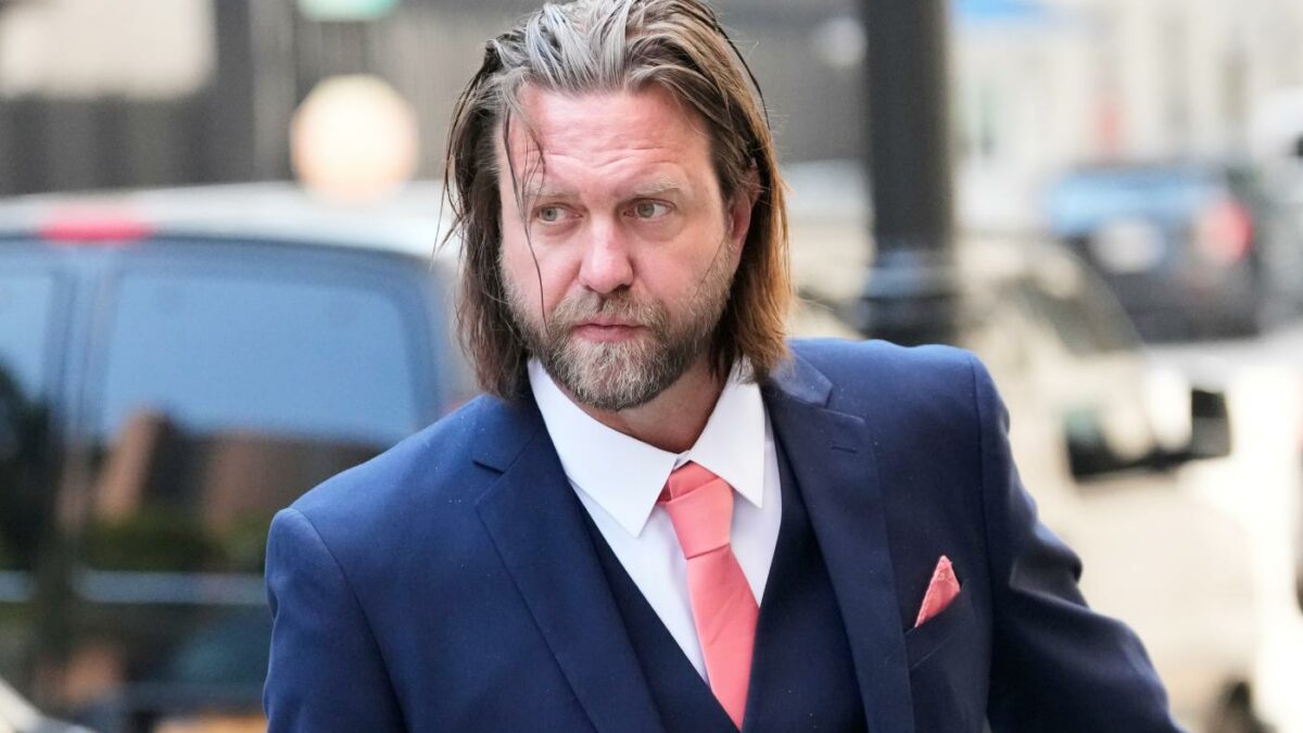 Carl Rinsch condannato a 30 mesi di reclusione per truffa: il regista perde contro Netflix, che lo aveva ingaggiato per realizzare film di fantascienza
